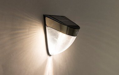 Lámpara solar LED de aplique exterior